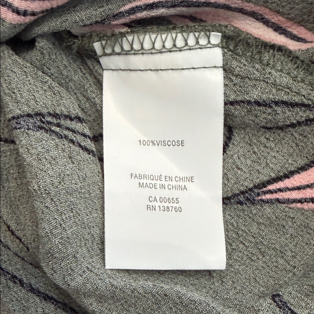 Reitmans Olive & Pink Leaf Print Wrap Blouse – Size XL - Picture 6 of 6